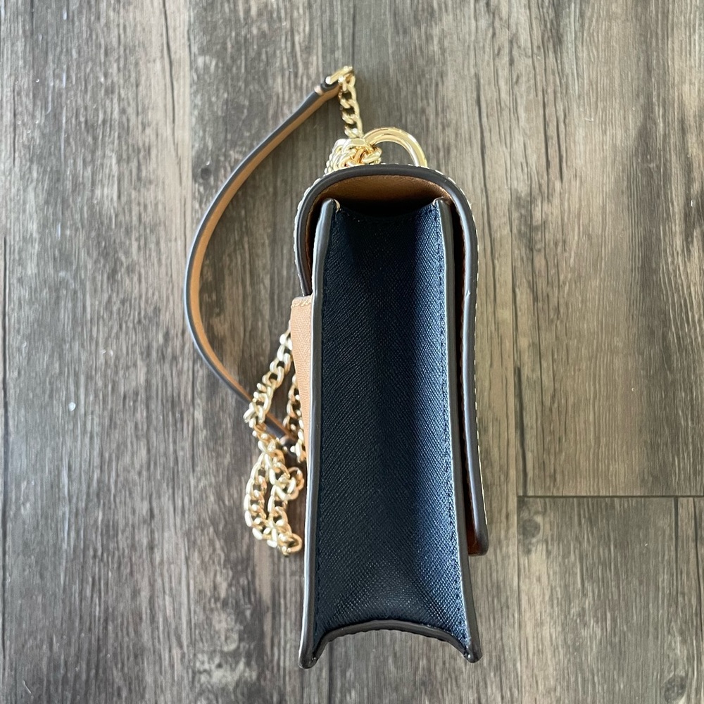 Tory Burch Two-Tone White & Tan Chain Shoulder Bag - Picture 4 of 8